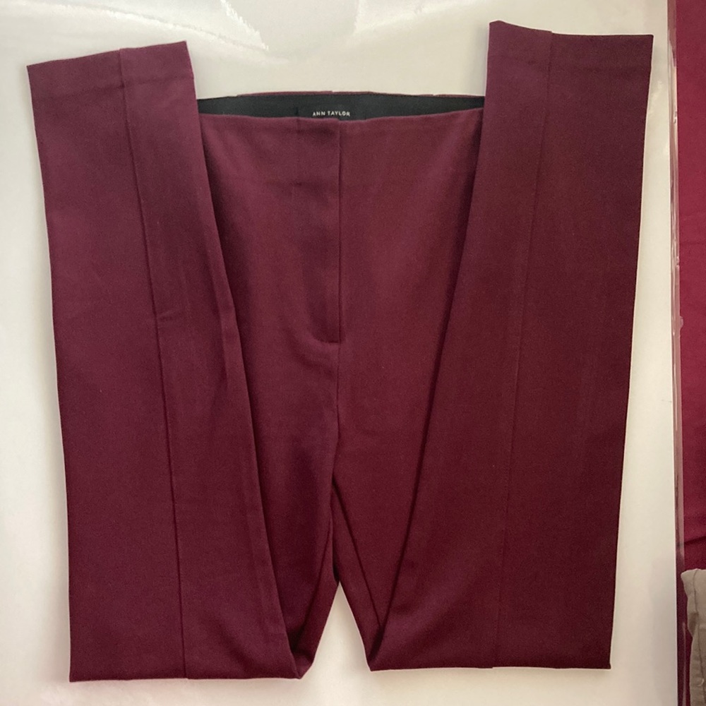 Ann Taylor size 0 burgundy pants/slacks 64% POLYESTER 31% VISCOSE
5% ELASTANE
